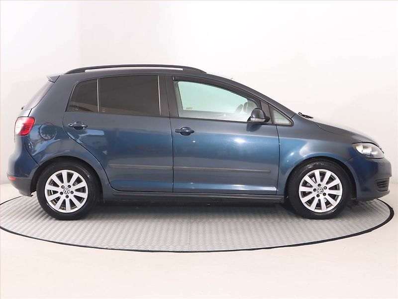 Volkswagen Golf Plus (2011) 1.6 TDI, Park. senzory - fotka 6 z 15