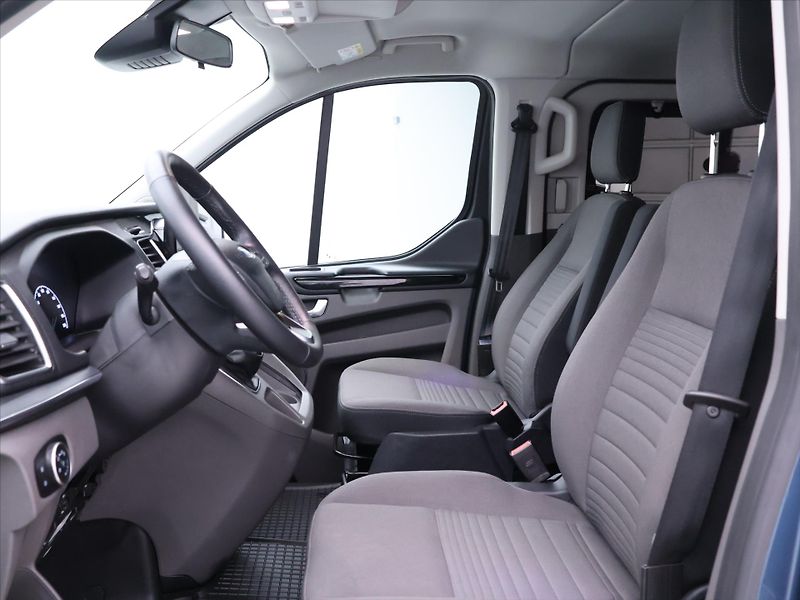 Ford Tourneo Custom 2,0 TDCi 136kW 8-Míst L2 DPH - fotka 11 z 31