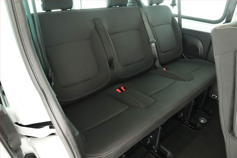 Renault Trafic (2025) 2.0 Blue dCi, Combi, 8 míst - fotka 9 z 18
