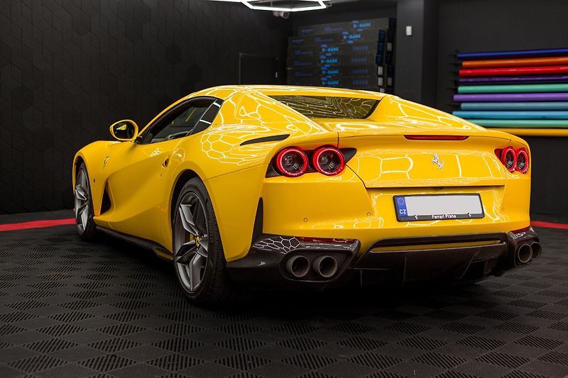 Ferrari 812 (2024) GTS-žlutá metalíza !! - fotka 5 z 18
