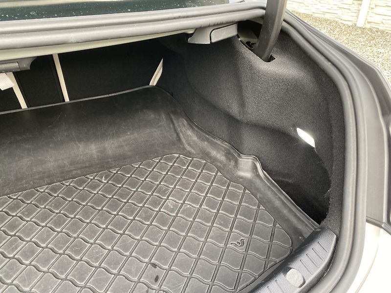 Mercedes-Benz Třídy C C 400 COUPE 4MATIC 51.000KM - fotka 102 z 149