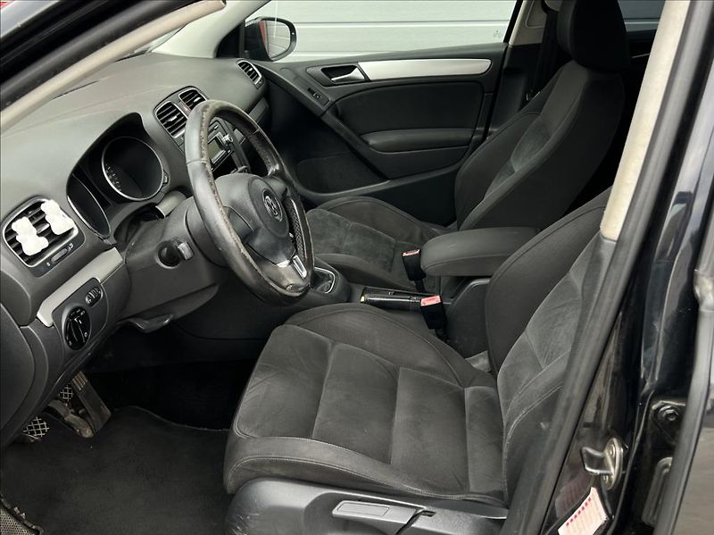 Volkswagen Golf 1,4 - fotka 4 z 6
