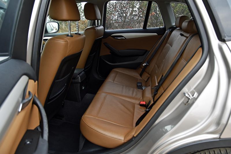 BMW X1 xDrive20d,KŮŽE,NAVI,TEMP,KLIMA - fotka 36 z 50