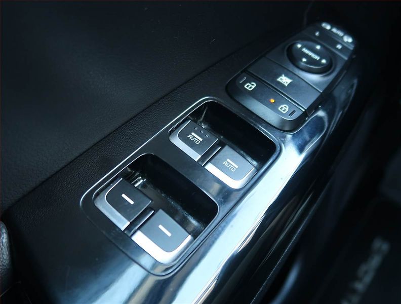 Kia Sportage (2019) 1.6 GDI, Serv.kniha, Navi - fotka 16 z 22
