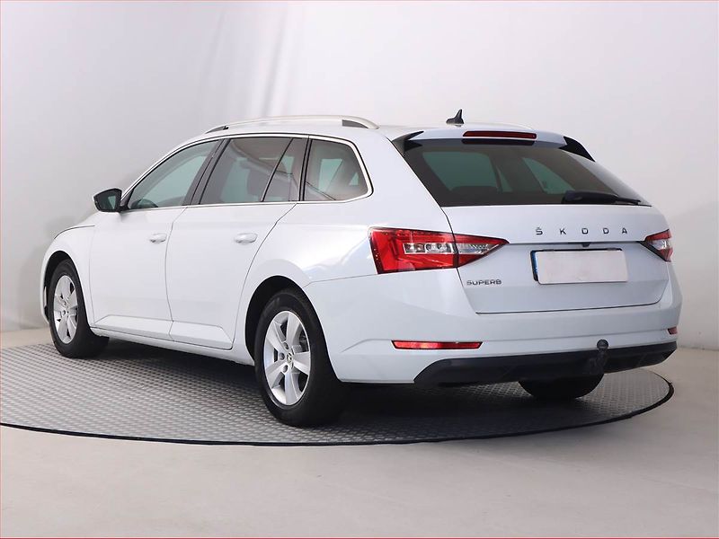 Škoda Superb (2020) 2.0 TDI - fotka 4 z 23