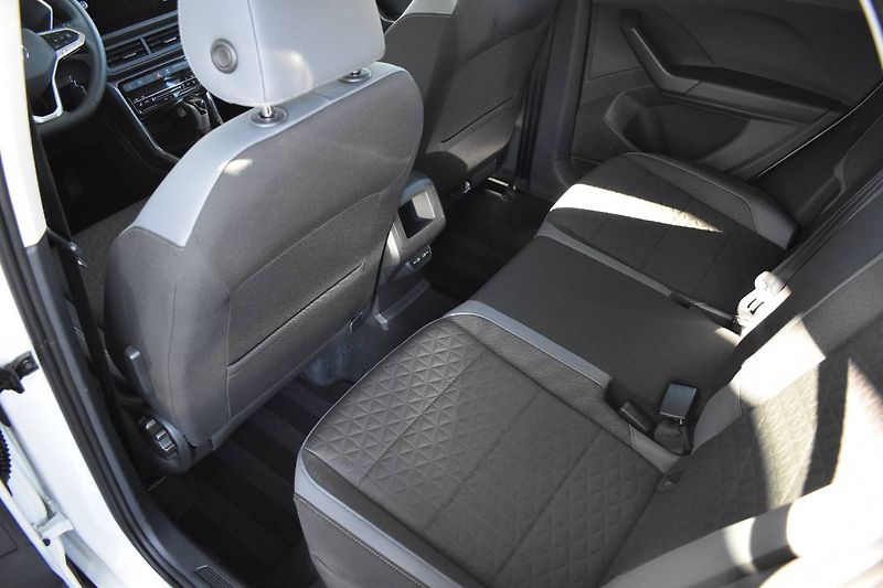 Volkswagen T-Cross (2022) 1.5TSI 110kW DSG, 100% Servis - fotka 13 z 22