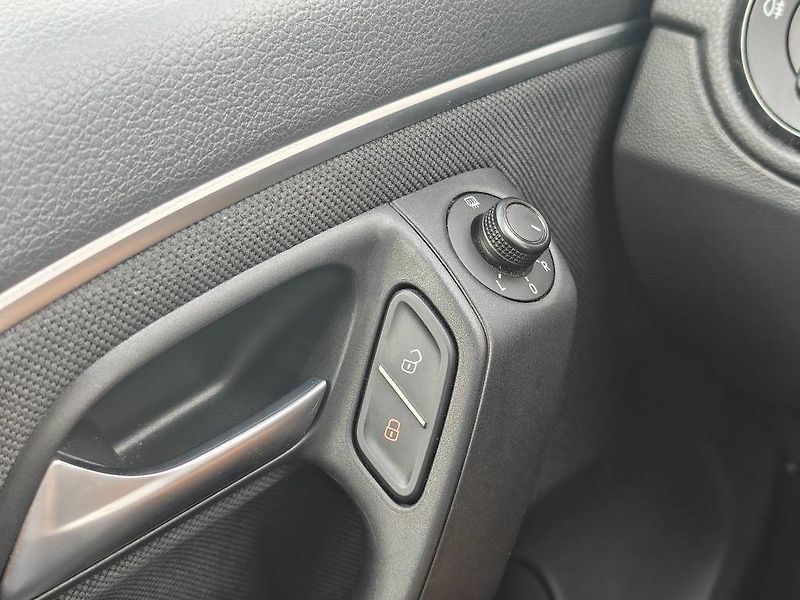 Volkswagen Polo GTI 1,8 TSI 141 kW 6MP 1,8 TSI - fotka 20 z 23