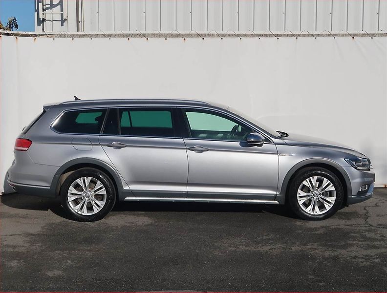 Volkswagen Passat (2017) Alltrack 2.0 TDI, 4X4 - fotka 6 z 23