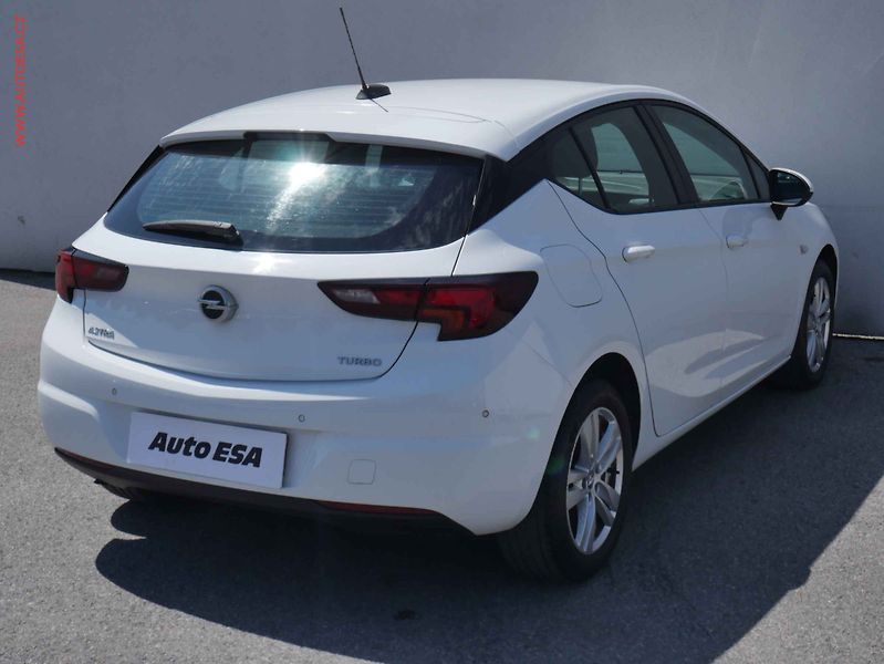 Opel Astra (2018) 1.4T, 2.maj,ČR, AC, park - fotka 4 z 14