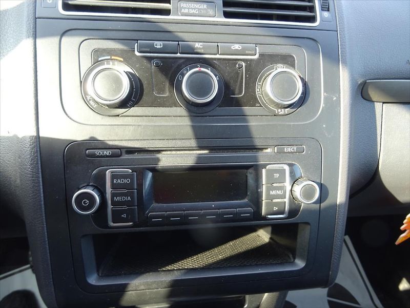 Volkswagen Touran 1,6 TDi 77 kW - fotka 19 z 25