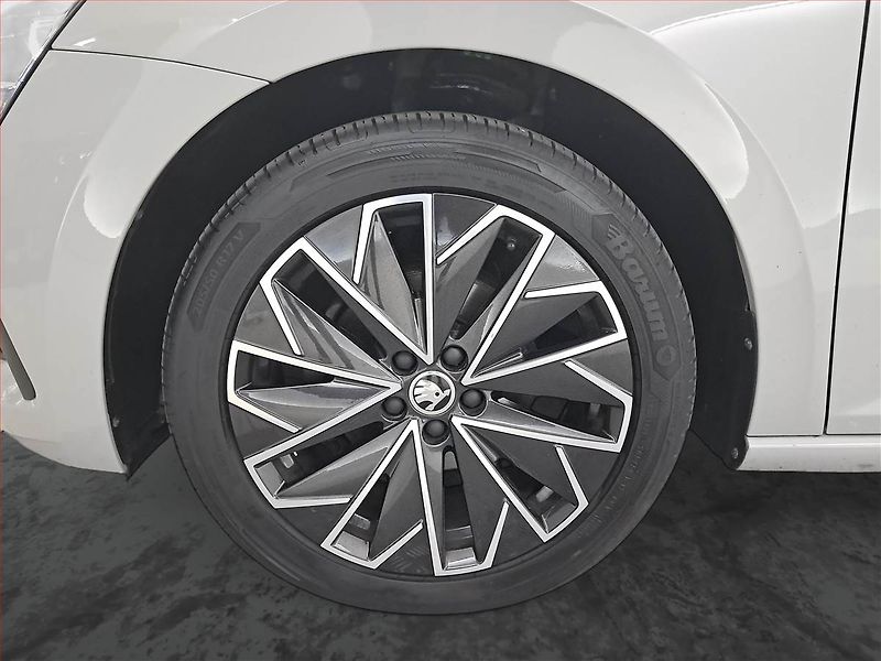 Škoda Scala (2019) 1.5 TSI, Automat, Tempomat - fotka 15 z 17