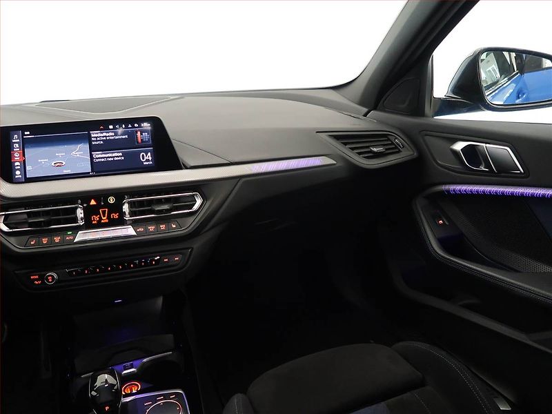 BMW Řada 1 (2019) M Sport M135i xDrive - fotka 8 z 15