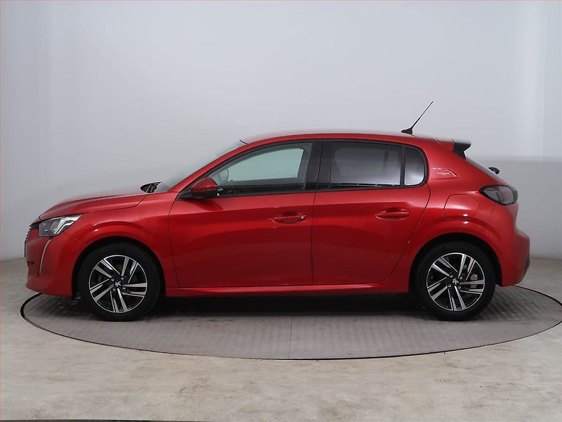 Peugeot 208 (2020) Allure 1.2 PureTech - fotka 3 z 12