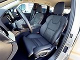 Volvo XC60 B5 AWD // PLUS DARK + sada kol - náhled 9