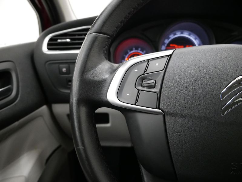 Citroën C4 - fotka 14 z 21