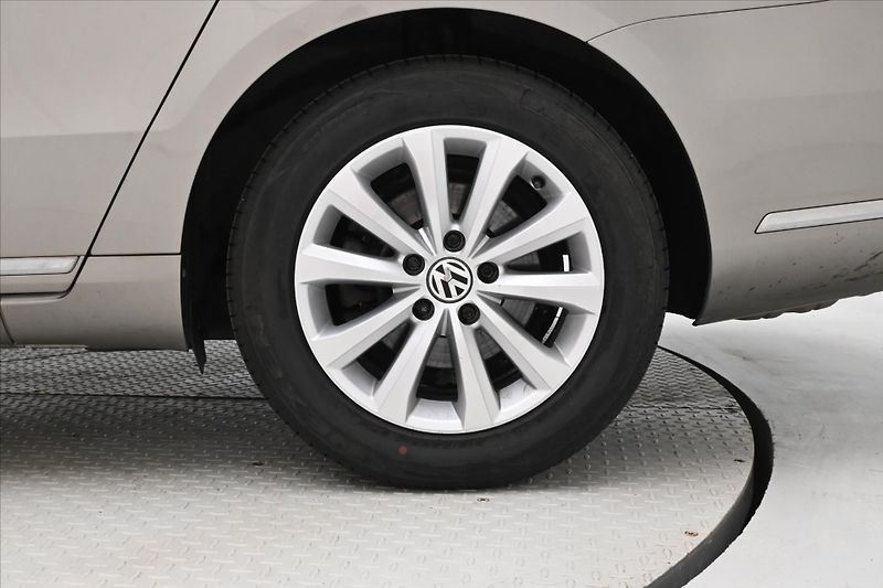 Volkswagen Passat 2,0 TDI 103kW Business Edition - fotka 31 z 31