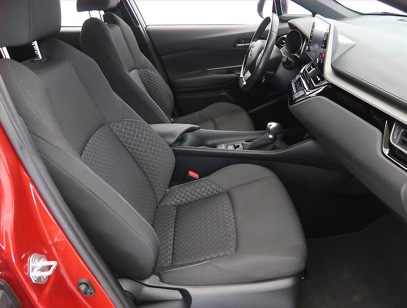 Toyota C-HR (2022) Dynamic 1.8 Hybrid, digi klima - fotka 9 z 22