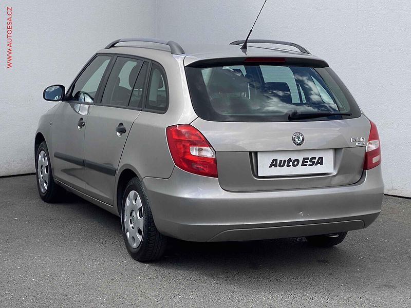 Škoda Fabia (2008) 1.2i, AC, STK8/28 - fotka 6 z 17