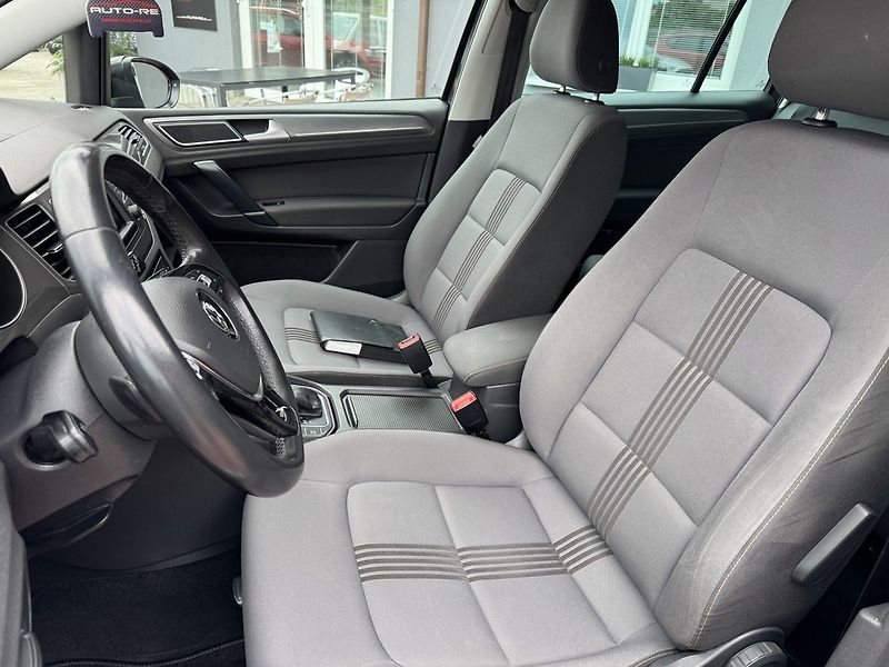 Volkswagen Golf Sportsvan (2016) 1.4TSi R-Line DSG Xenony Navi - fotka 24 z 48