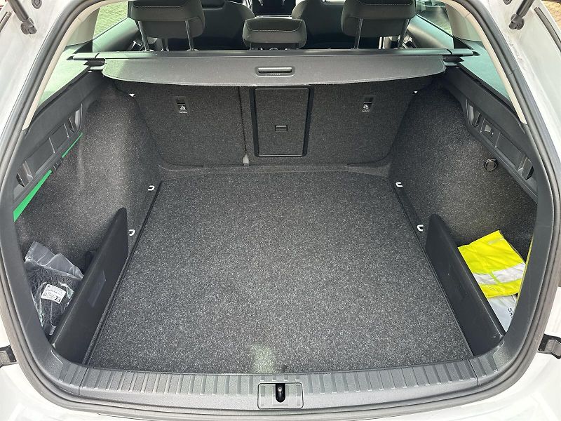 Škoda Octavia (2024) Combi 2.0 TDI Selection - fotka 26 z 32