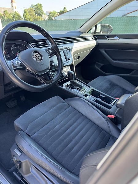 Volkswagen Passat (2017) VW Passat B8 2,0 TDI COMBI - fotka 10 z 12