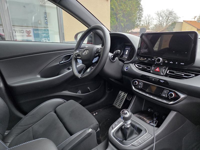 Hyundai i30 2.0N-ZÁRUKA-NÍZKÉ KM-1.MAJITEL - fotka 12 z 13
