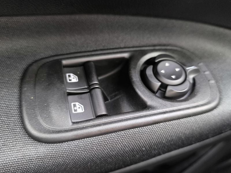Fiat 500 (2026) Hybrid Icon 1.0 BSG 65k - fotka 24 z 34