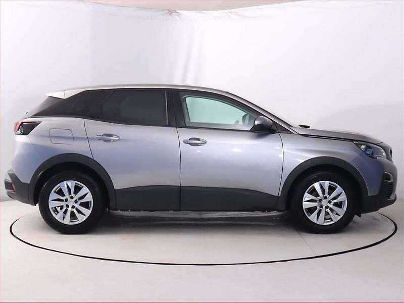Peugeot 3008 (2019) 1.5 BlueHDi, Automat - fotka 6 z 22