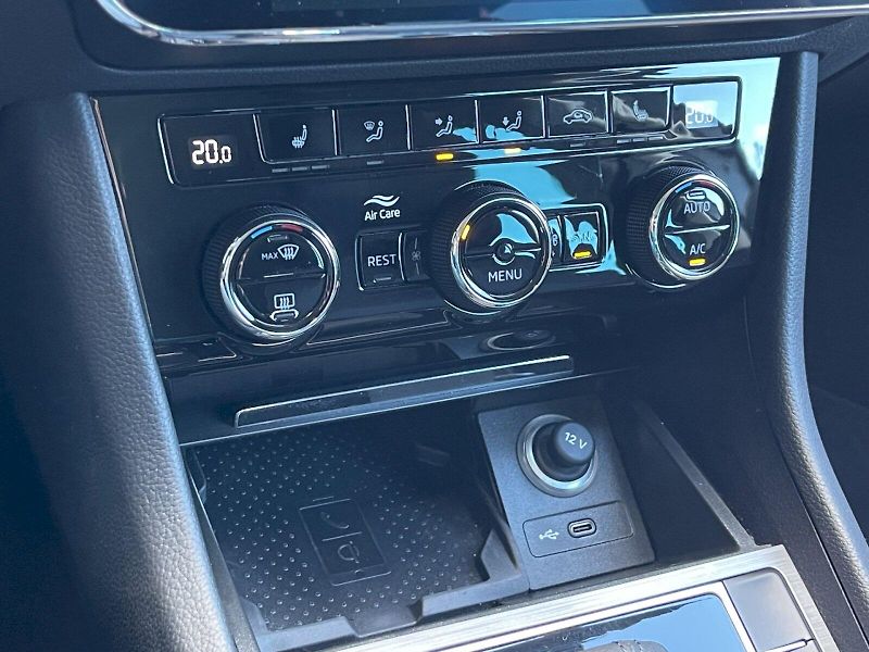 Škoda Superb (2023) 2.0 TDI 110kW DSG Style Plus c - fotka 14 z 35