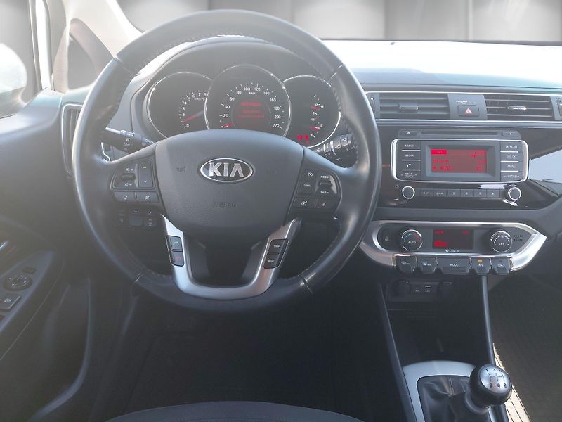 Kia Rio (2016) 1,25 CVVT 61 kW TOP - fotka 15 z 24