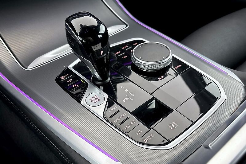 BMW X5 xDrive40i - fotka 18 z 27