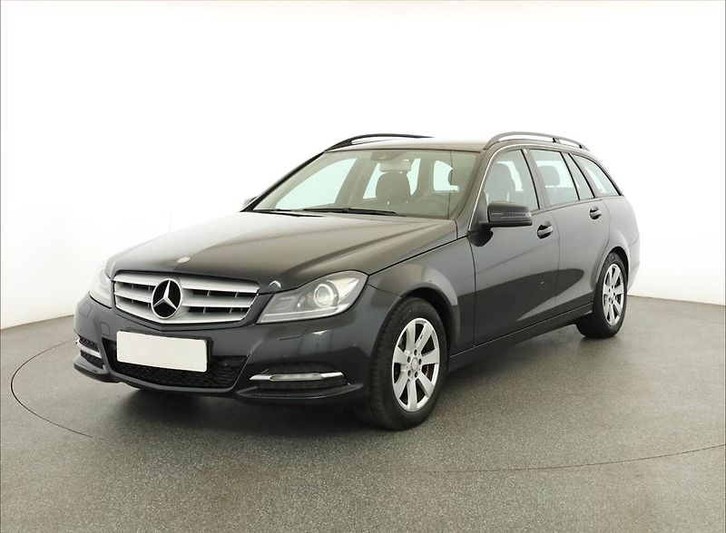Mercedes-Benz Třídy C (2012) C 200 CDI, Automat, Xenony - fotka 2 z 19