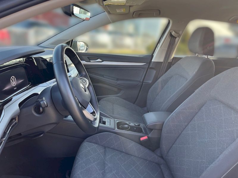 Volkswagen Golf (2022) Variant 1,0TSi 81kW Life 6G - fotka 16 z 33