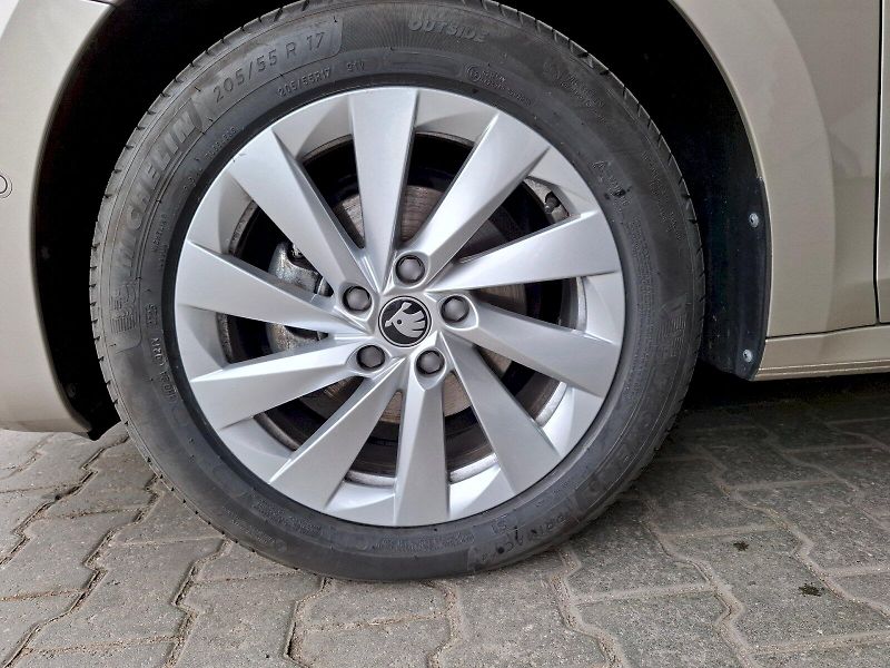 Škoda Octavia (2025) COMBI TOP SELECTION 2,0 TDI 11 - fotka 18 z 50