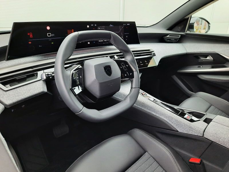 Peugeot 3008 (2026) ALLURE Hybrid 145 e-DCS6 - fotka 11 z 13