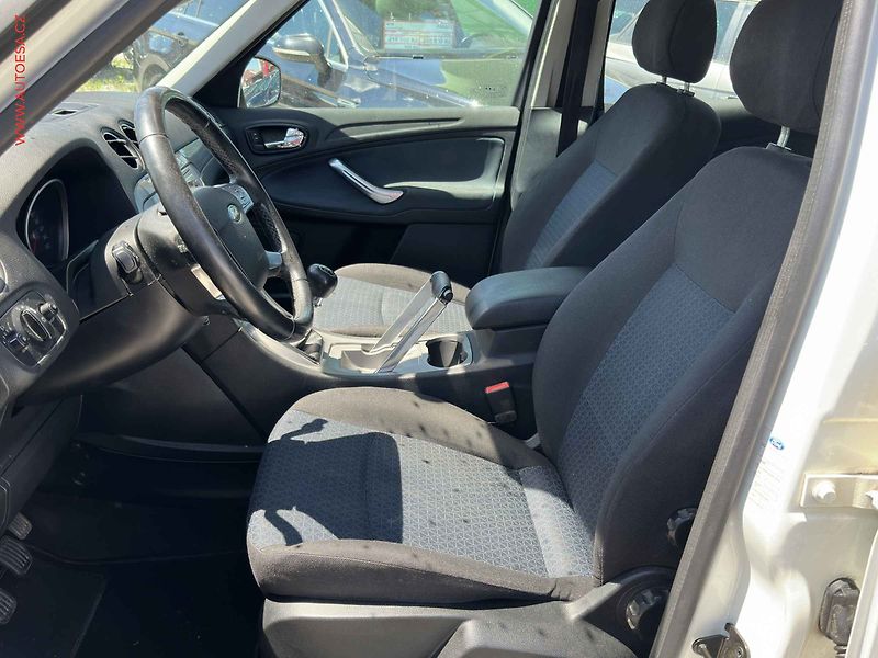 Ford S-MAX (2006) 2.0TDCi, AC, park.čidla - fotka 9 z 16