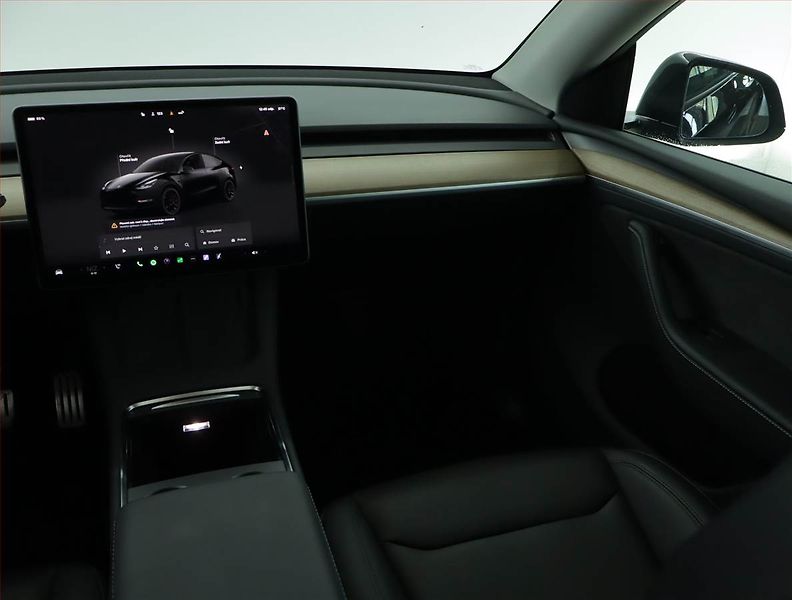 Tesla Model Y (2022) Performance 79kWh, SoH 92% - fotka 8 z 22