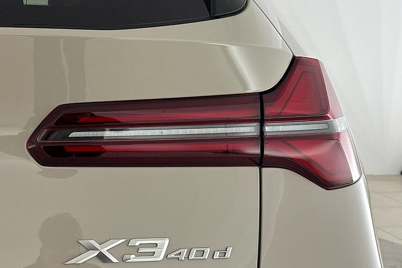 BMW X3 xDrive40d - fotka 5 z 26