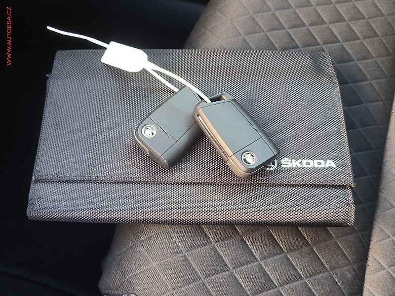 Škoda Karoq (2019) 1.6TDi, 2.maj,ČR, LED, ACC - fotka 23 z 23