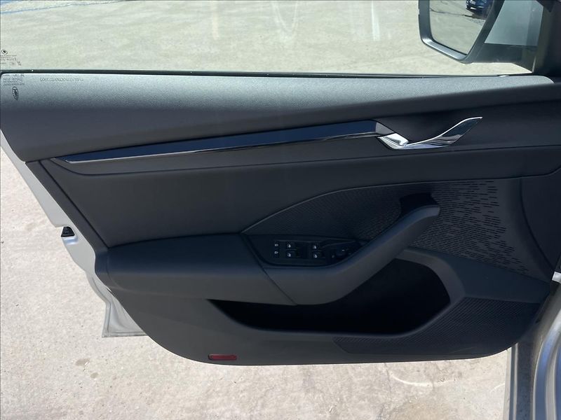 Škoda Octavia 2,0 TDI Combi Ambition Plus - fotka 16 z 22