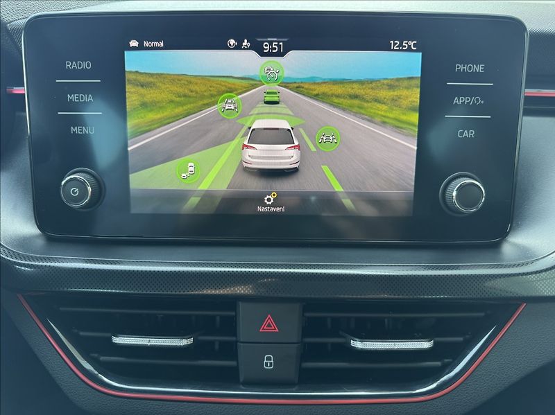 Škoda Scala 1,5 TSI MonteCarlo DPH 1maj ČR - fotka 41 z 50