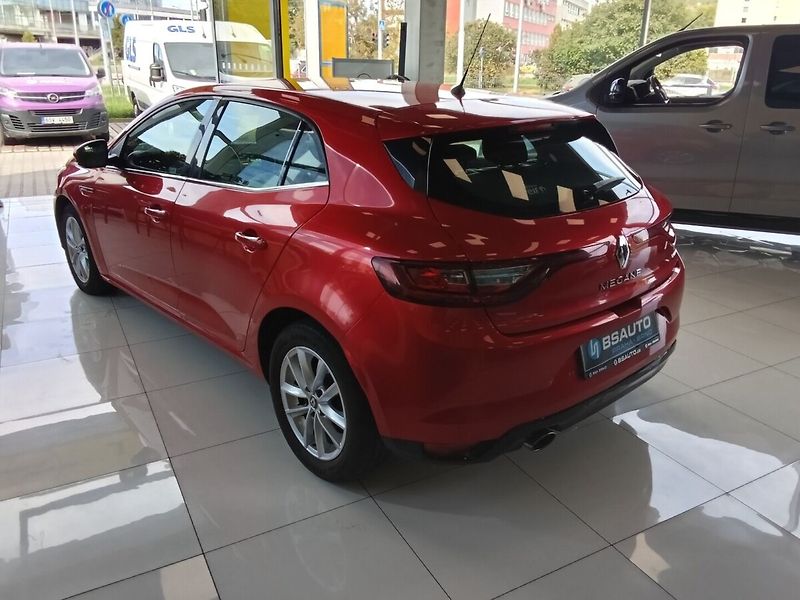 Renault Mégane 1.6i 84KW 2018 - fotka 4 z 9