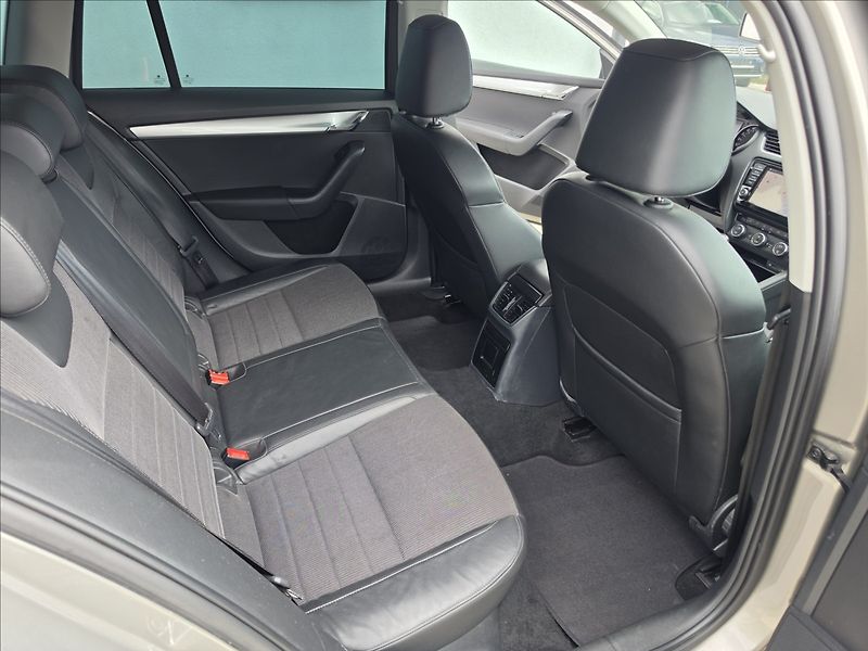 Škoda Octavia III 2,0TDi 110KW 4X4 Elegance - fotka 33 z 50