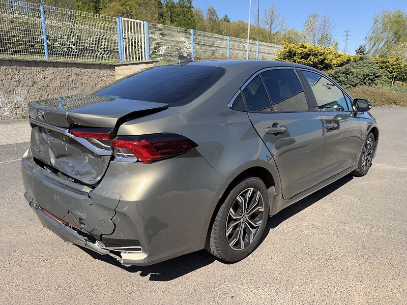 Toyota Corolla 1,5i 92kW automat  - fotka 4 z 20