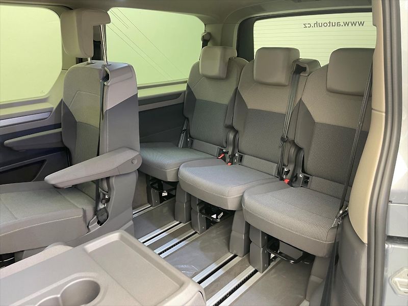 Volkswagen Multivan Long Life 1,5 TSI PHEV 4MOT - fotka 16 z 28