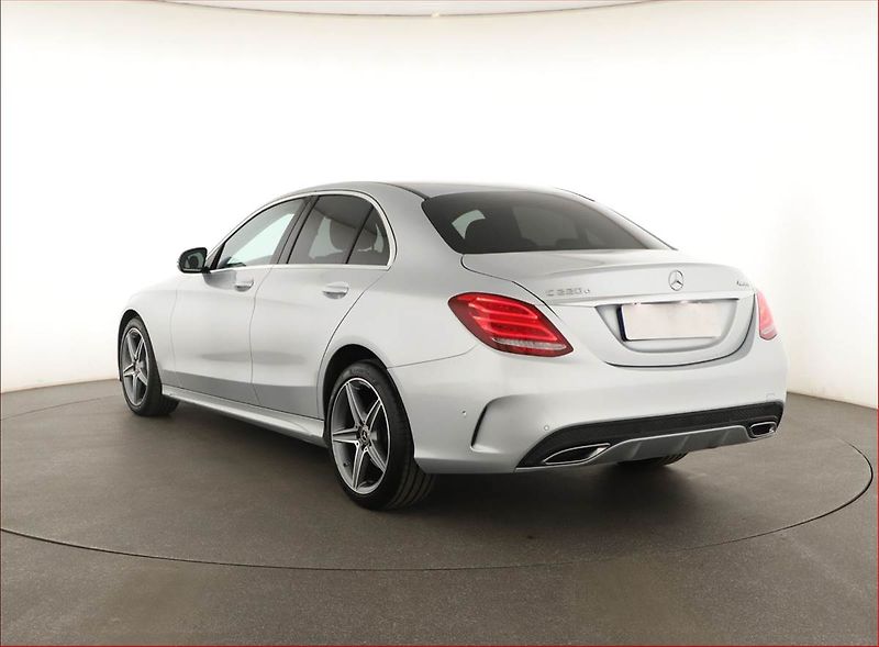 Mercedes-Benz Třídy C (2019) C 220 d 4MATIC - fotka 4 z 19