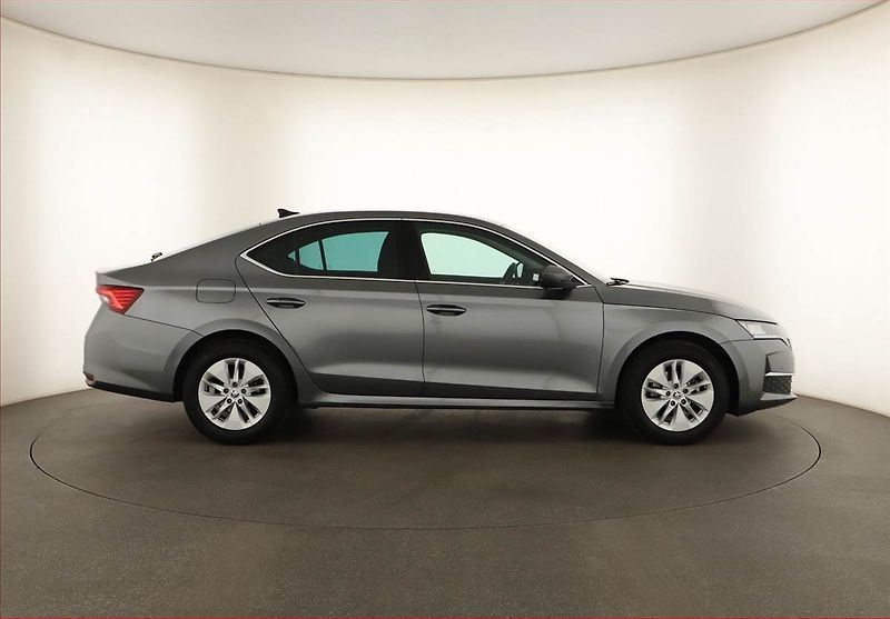 Škoda Octavia (2024) Top Selection 1.5 eTSI mHEV - fotka 6 z 16