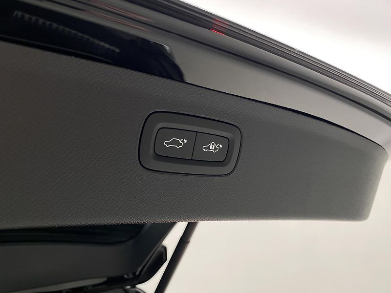 Volvo XC90 (2026) T8 AWD Plug-in BRIGHT ULTRA - fotka 23 z 77