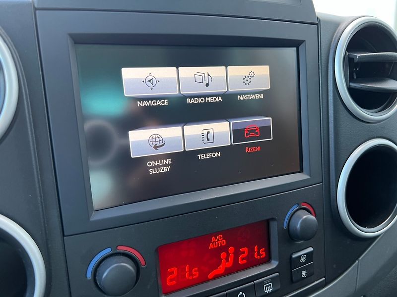 Citroën Berlingo (2017) 1.2PT Shine! NAVI! Tažné! 1.ma - fotka 29 z 37