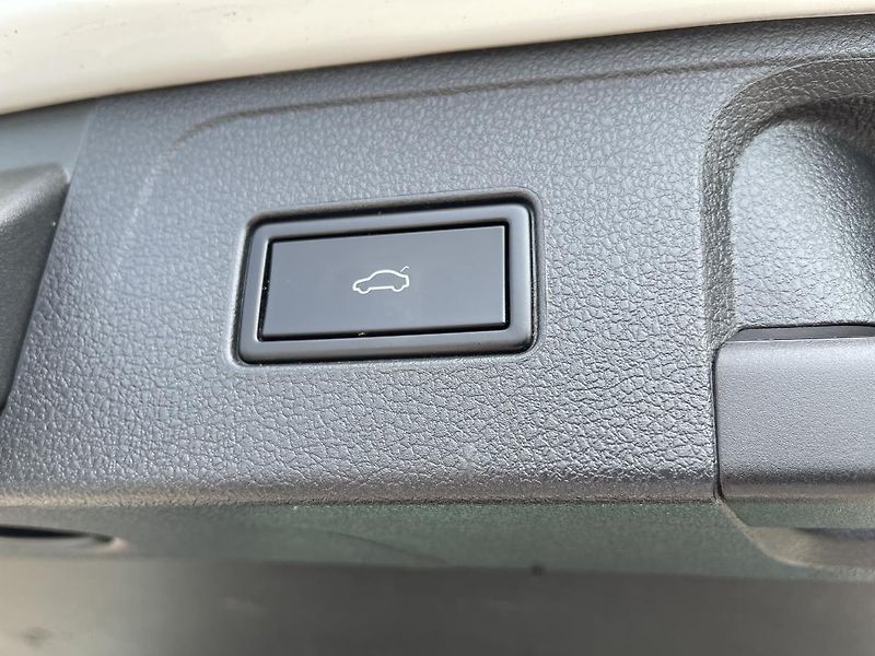 Volkswagen Passat 2.0TDi HIGHLINE NEHAV-DPH-ČR! - fotka 33 z 35